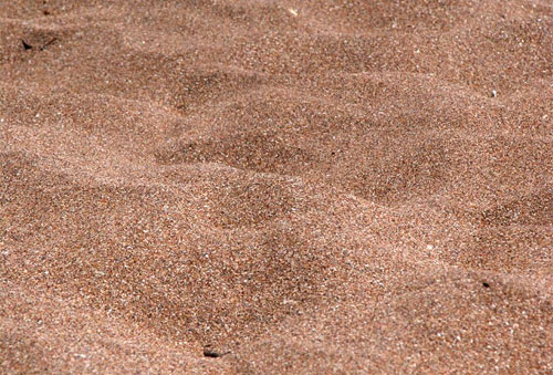 Мягкий песчаный пляж в Героевке