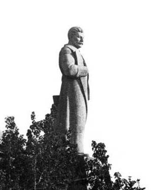 Сталин на площади Ленина в Керчи, 1930